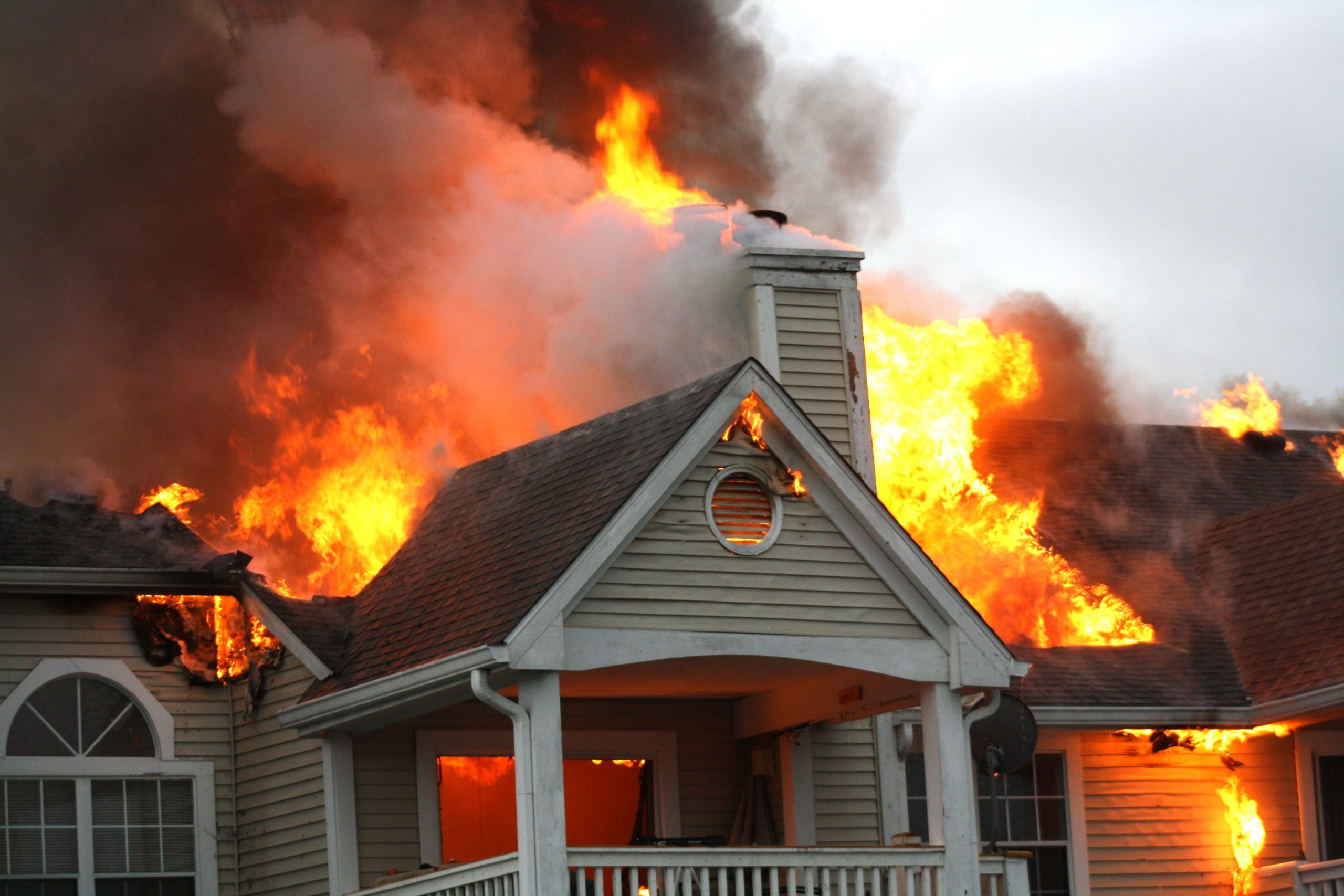How Experts Carry Out Fire Damage Repair